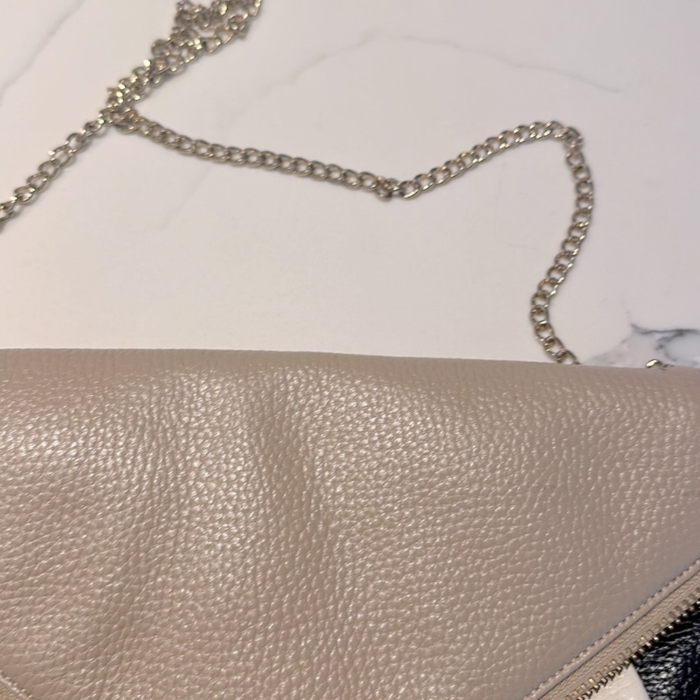 Tri-Color Clutch​​​​​​​​ - Picture 3 of 4